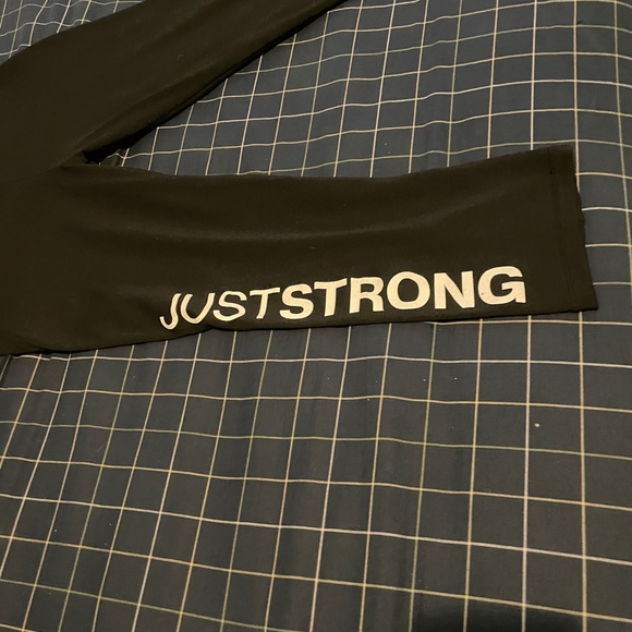 Like New Jet Black 3/4 Just Strong Capris - Picture 7 of 12